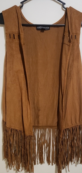 Vest - Picture 3 of 4